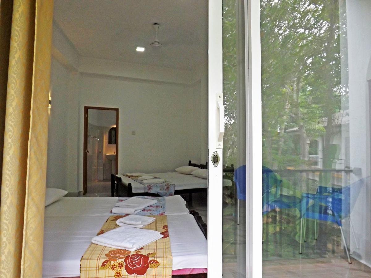 Hotel "Diana" Хикадува Екстериор снимка