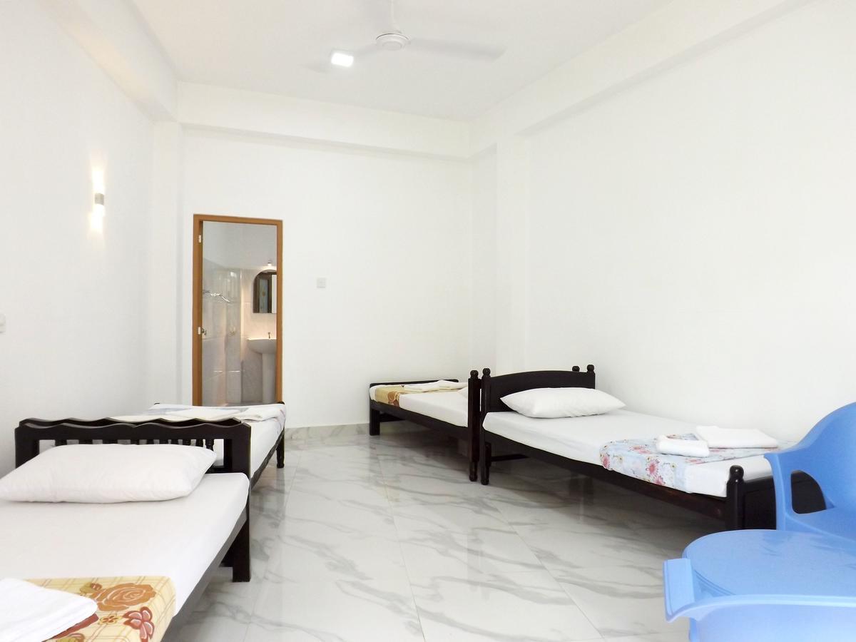 Hotel "Diana" Хикадува Екстериор снимка